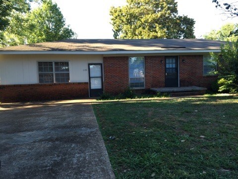 Primary Photo - 1101 Tyler Ave