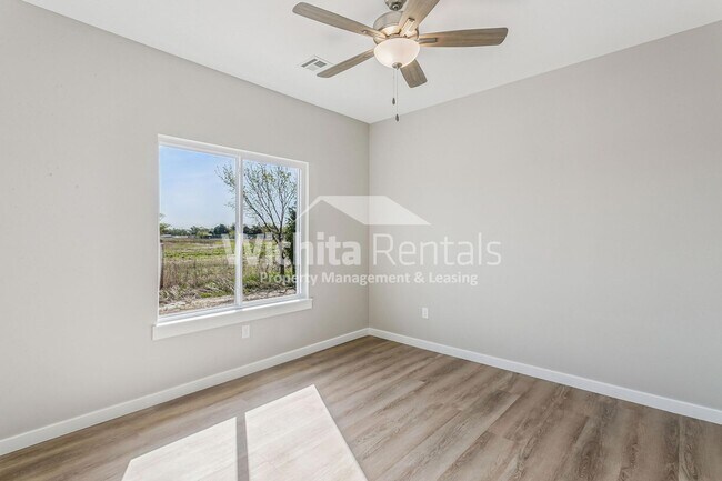 Foto del edificio - 4 bed / 2 bath - Move in ready!!!