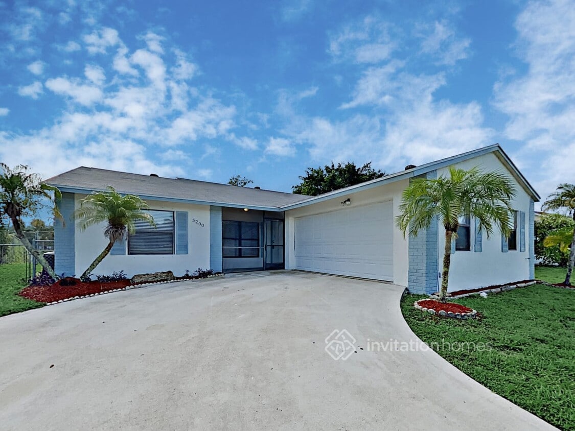 Primary Photo - 5200 Edgecliff Ave