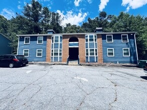Building Photo - 811 Garden Walk Blvd