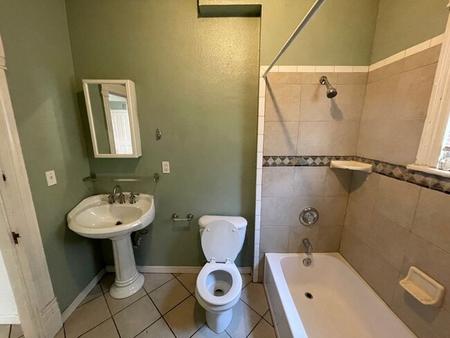 Building Photo - 1229 12th St