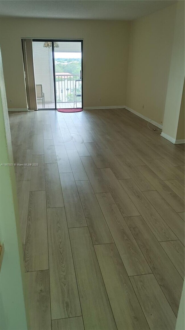 Foto del edificio - 3575 Brokenwoods Dr