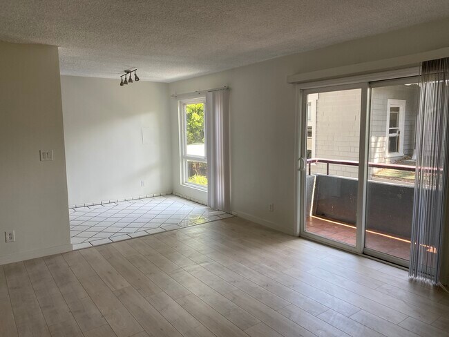 Foto del edificio - 2500 4th St