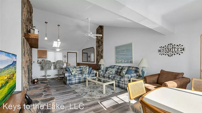 Foto del edificio - 3 br, 2 bath House - 821 Winn Rd #10L