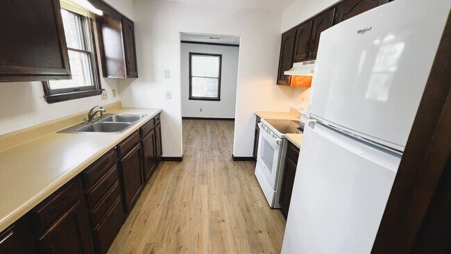 Foto del edificio - 520 Circle Pine Dr