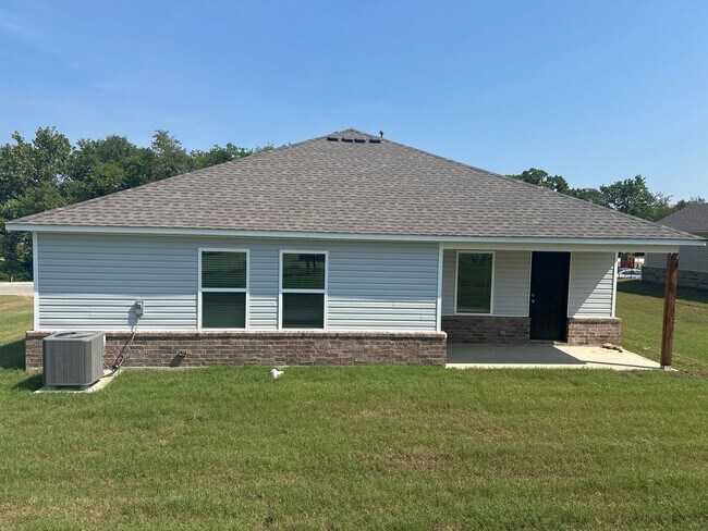 Building Photo - *Pre-leasing* BRAND NEW Three Bedroom | Tw...