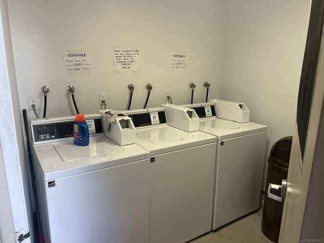 Building Photo - 3761 Boundary St