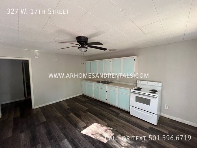 Foto del edificio - 327 W 17th St