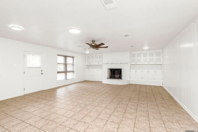 Building Photo - 11444 St Lawrence Dr