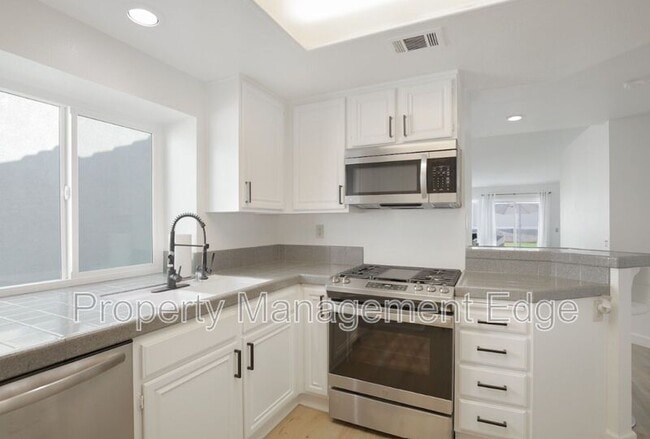 Foto del edificio - 41172 Geranio Cir