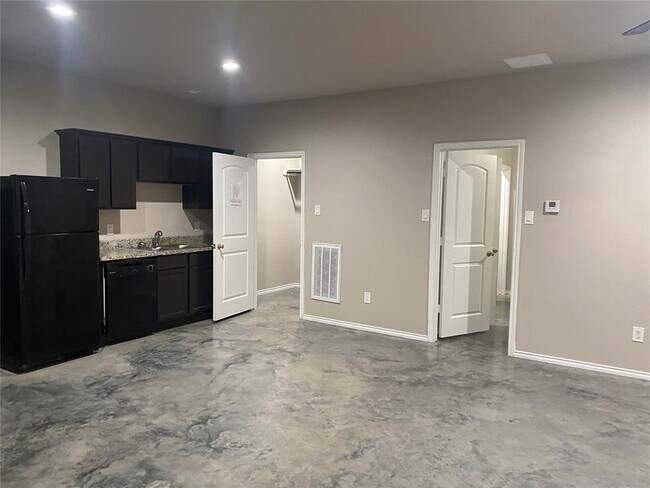 Foto del edificio - 15788 Sycamore Dr