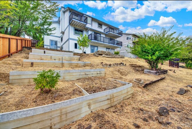 Foto del edificio - 143 Creekview Dr