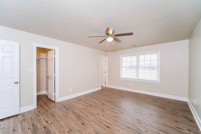 Building Photo - 207 Sweet Bay Ct