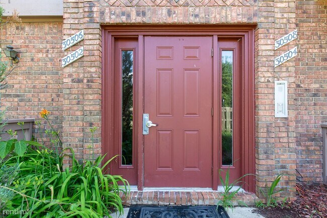 Foto del edificio - 2 br, 1 bath  - 30506 Oakridge Manor Dr