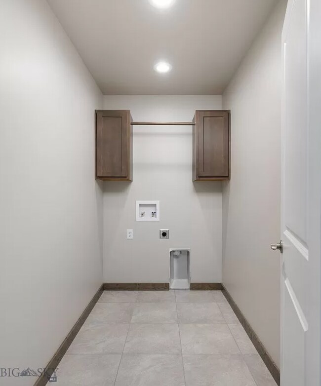Building Photo - Brand New Three Bedroom Townhouse W/ AC