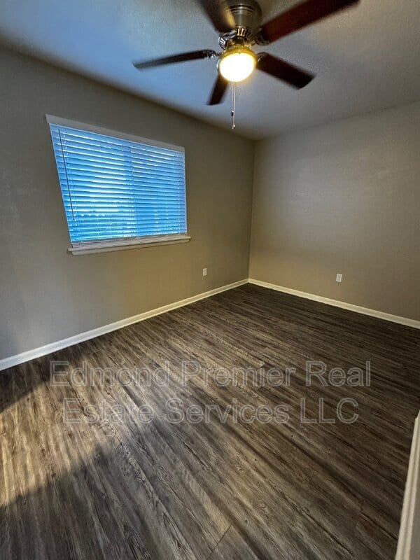 Foto del edificio - 205 E Hurd St