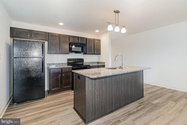 Building Photo - 1708 Fairmont Dr