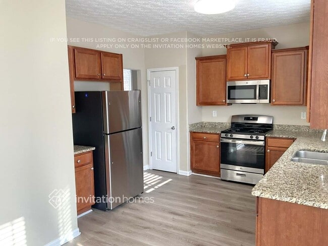 Building Photo - 110 Parkway Dr