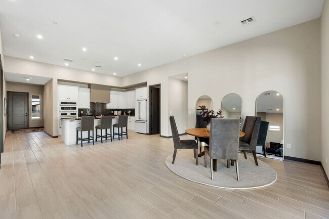 Foto del edificio - 5504 E Edgar Wy