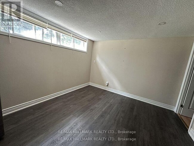 Building Photo - 389 Allgood St