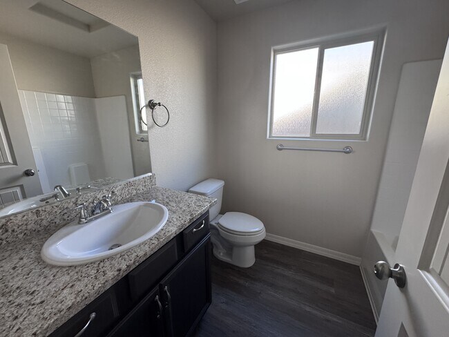 Foto del edificio - 3281 Whitehead Ave