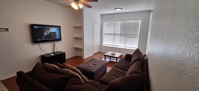 Foto del edificio - 8927 Legacy Ct