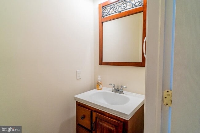 Photo - 2236 Christian St House