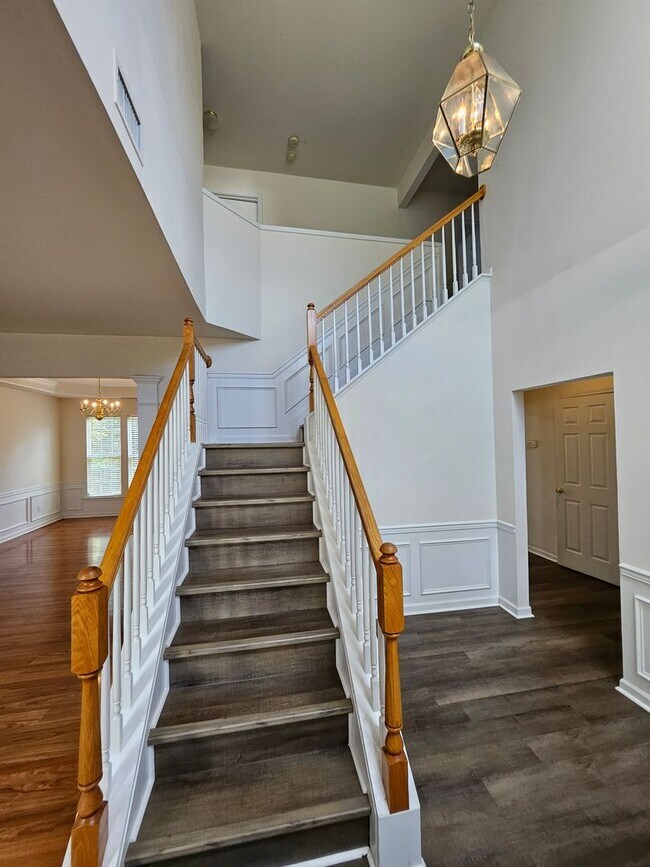 Foto del edificio - Beautiful Open Floor Plan with 4 Bedrooms