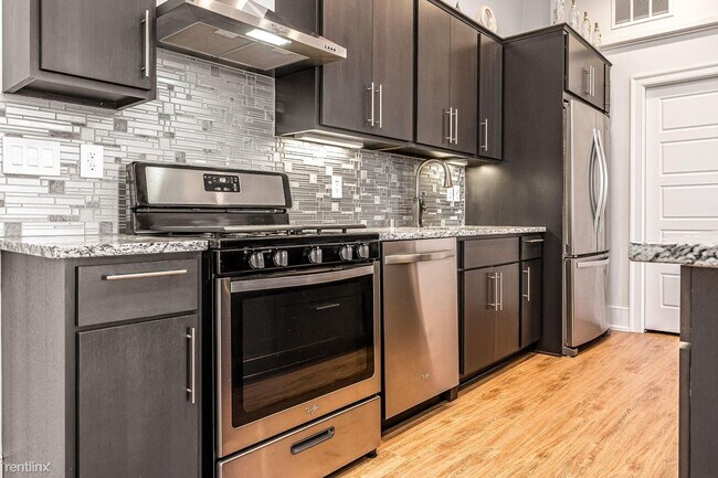 Building Photo - 1 br, 2 bath Condo - 415 E Market St Unit 303