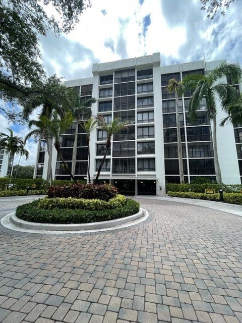 Foto principal - 7835 Lakeside Blvd