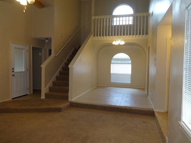 Building Photo - 6907 Quail Lake