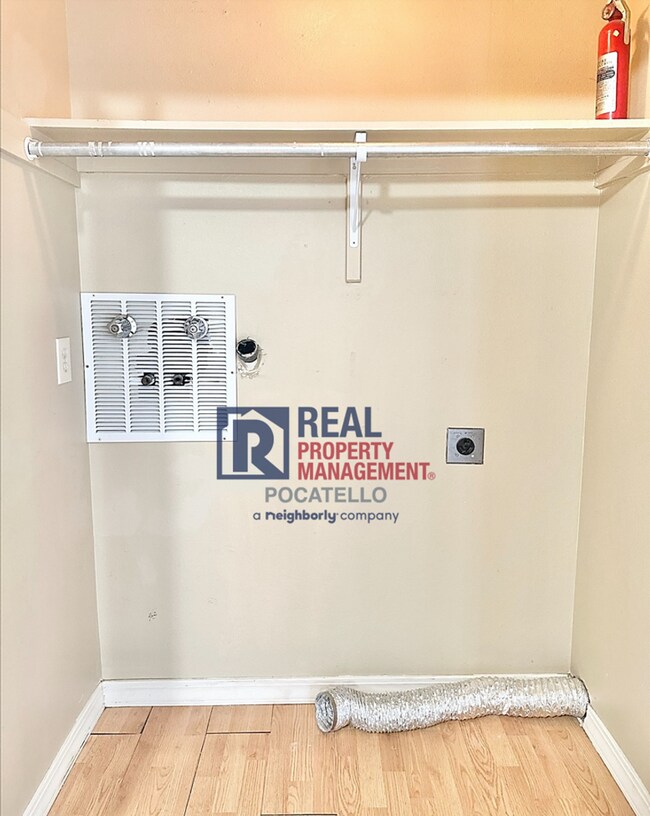 Foto del edificio - 230 W Chubbuck Rd