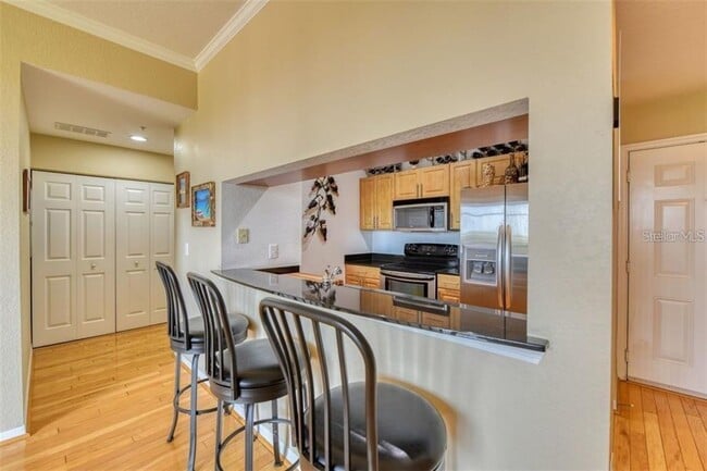 Building Photo - 1064 N Tamiami Trl