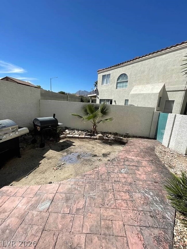 Building Photo - 8829 Cornwall Glen Ave