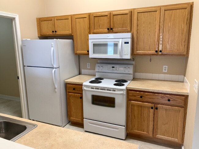 Foto del edificio - 712 Oakmont Rd