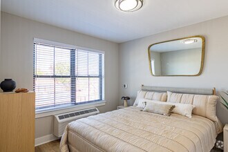 1BR, 1BA - 582SF - Primary - Meridia Roselle Park 10