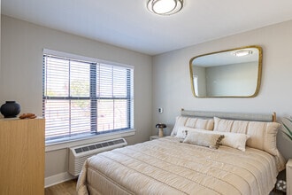 1BR, 1BA - 582SF - Primary - Meridia Roselle Park 10