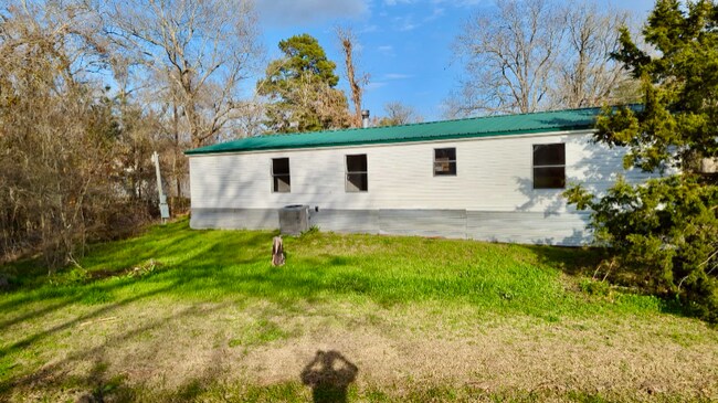 Building Photo - 2519 S Oaks Ln