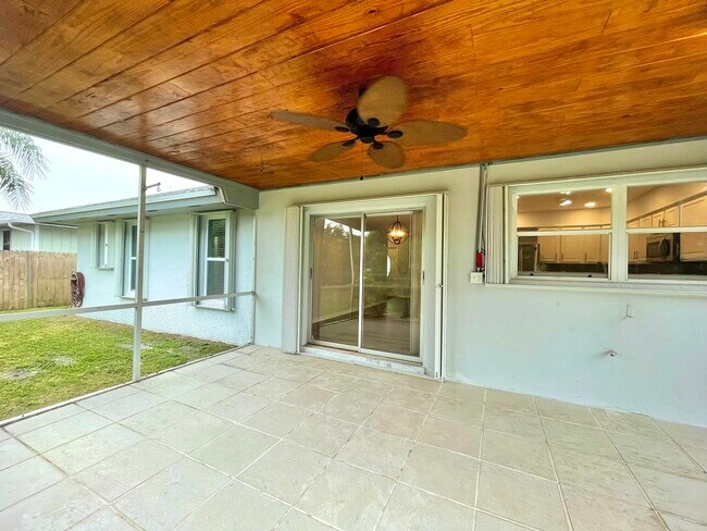 Building Photo - 8315 SE Boxwood Ln