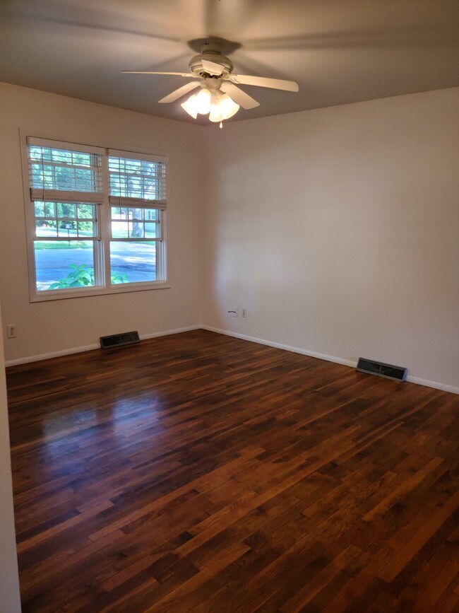 Pisos de madera noble - 606 S 20th St
