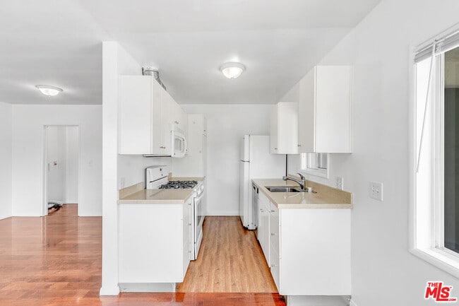 Foto del edificio - 917 N Cedar St
