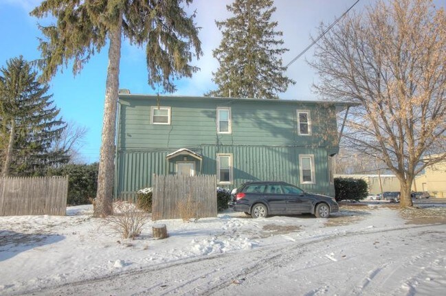 Foto del edificio - 1302 Waterloo-Geneva Rd