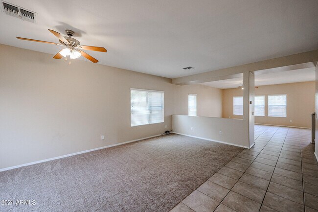 Building Photo - 2646 S Southwind Dr