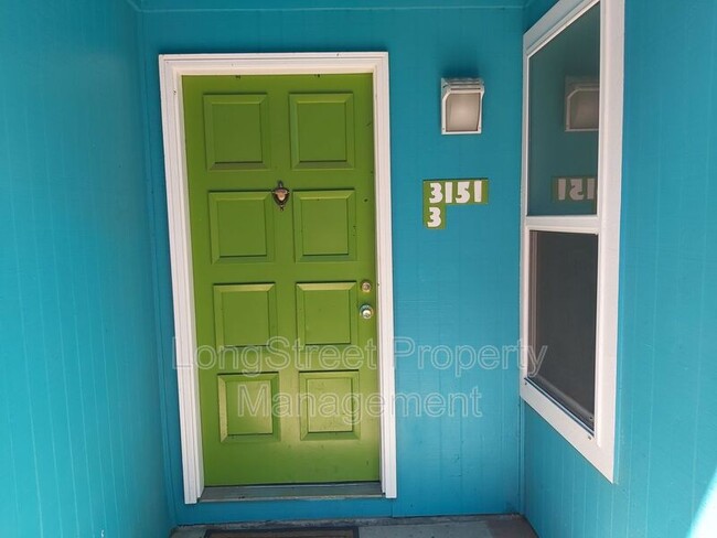 Building Photo - 3151 N Shore Dr SE