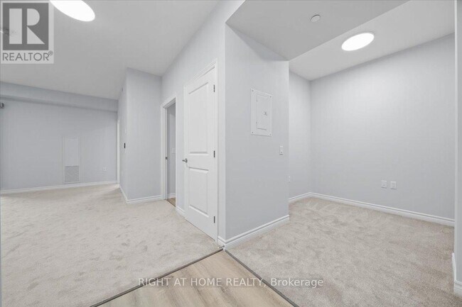 Photo du bâtiment - 1350 Hemlock Rd