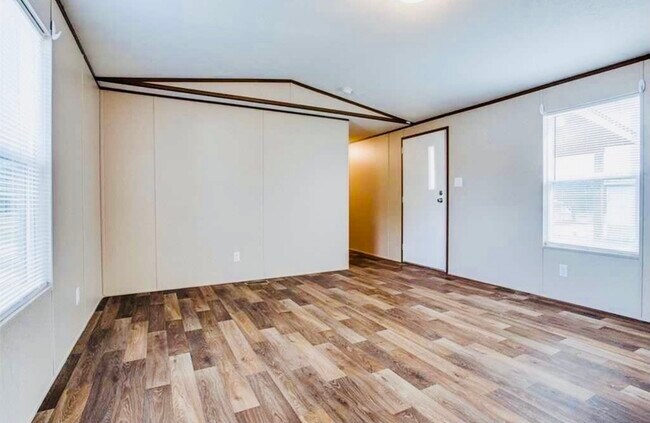 Building Photo - 5618 Arrowhead Dr