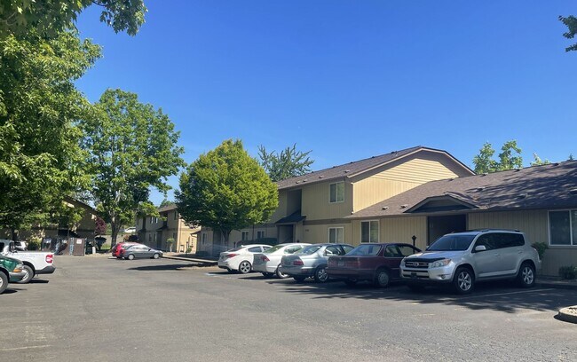 Foto del edificio - 1 bedroom 1 bath- Ground level unit in South Salem!