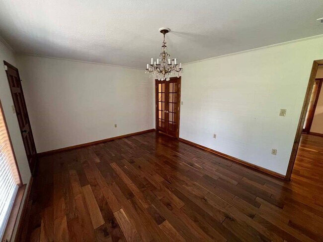 Foto del edificio - Baker's Historic Buffwood Subdivision, 3 bedroom, 2 bath home loaded with amenities