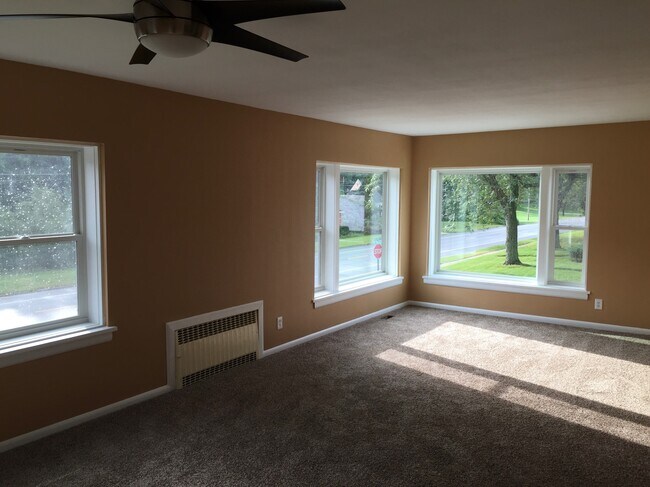 Large picture windows in living room - 3537 Archer Dr