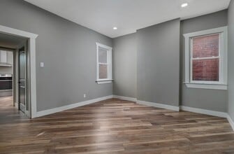 Building Photo - 4916 Winona Ave